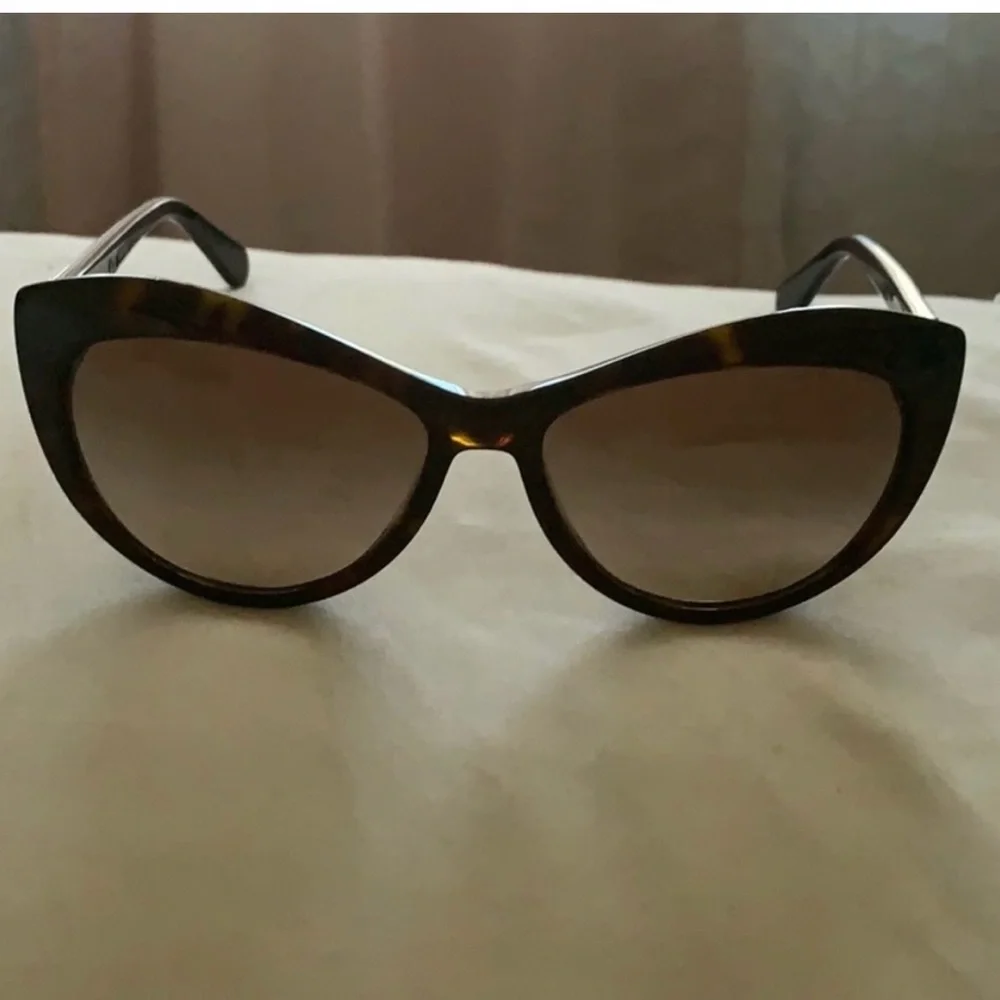 Gorgeous Tory Burch Brown Cat-Eye Sunglasses - gently used! - Picture 1 of 6